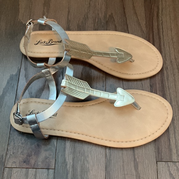 Lucky Brand Arrow Sandals - Picture 2 of 6